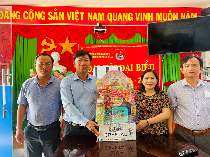 CHUC TET CAC TRUONG 2
